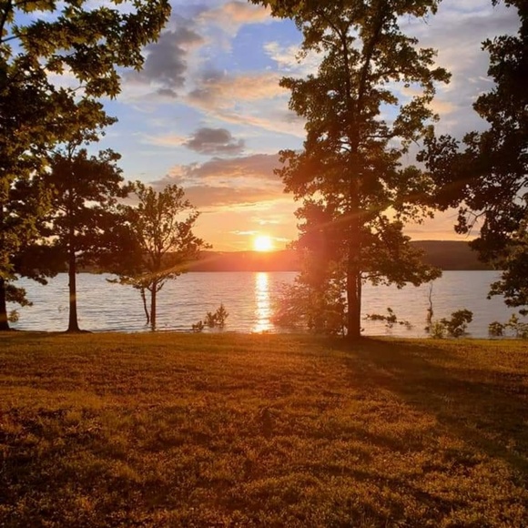 Meet your Posher, Jennifer - Picture 1 of 1